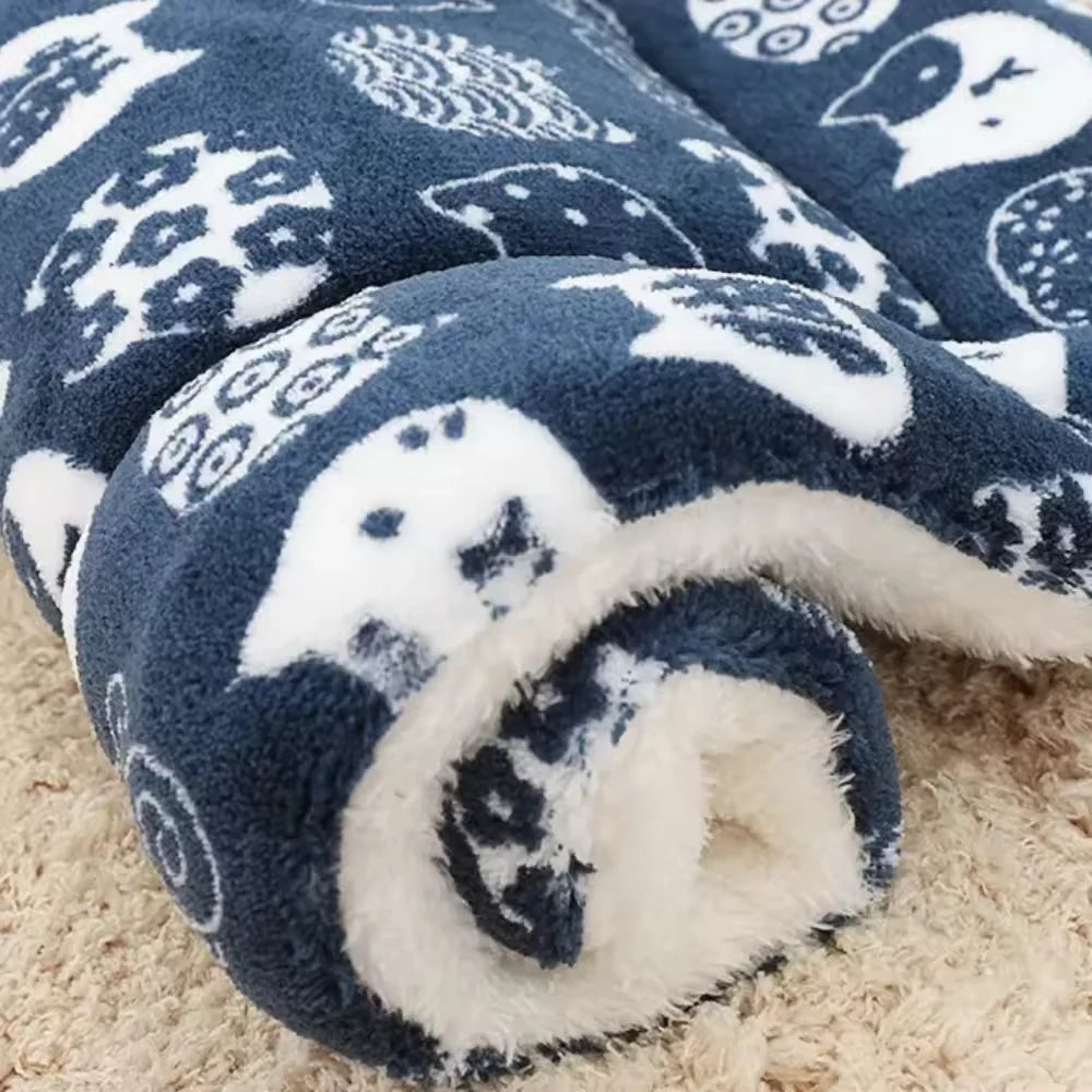 Flannel Pet Sleeping Mat Dog Bed Cat Litter Puppy Bed Dog Sofa Lovely Mattress Cushion for Small Large Dog Blanket Pet Supplies
